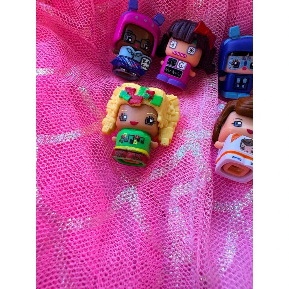Spin Master My Mini MixieQ's Figure Lot 6pc Multicolor Collectible Mini Dolls